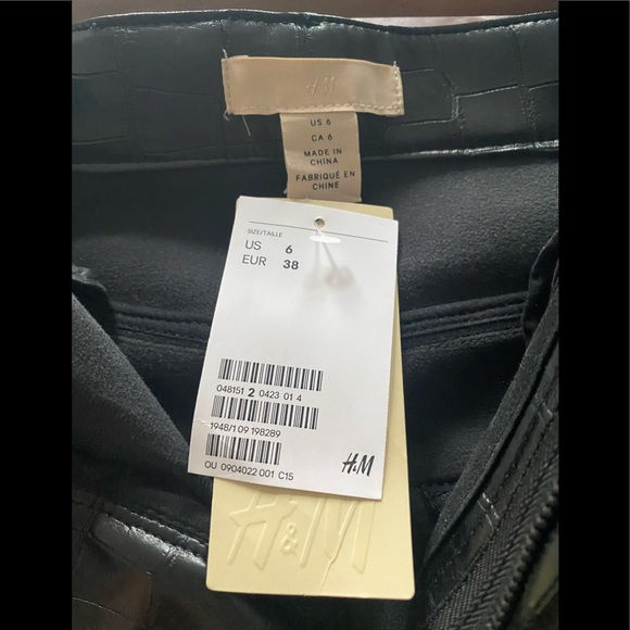 NWT H&M Trend Faux Leather Crocodile Print Pants - Picture 6 of 8